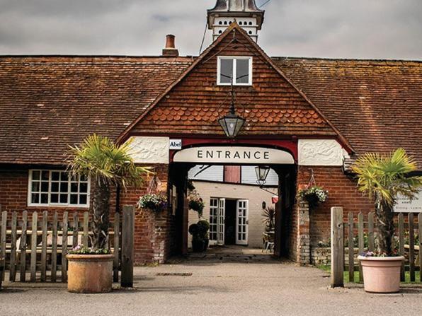 The Walhampton Arms Bed and Breakfast Lymington Exteriör bild