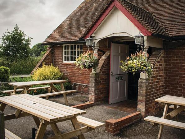 The Walhampton Arms Bed and Breakfast Lymington Exteriör bild