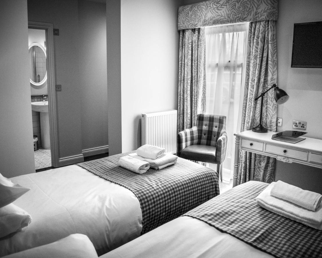 The Walhampton Arms Bed and Breakfast Lymington Exteriör bild